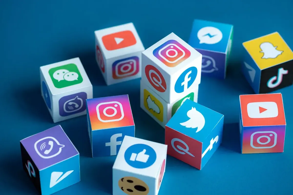 Volg Amy's Legal Expertise op social media